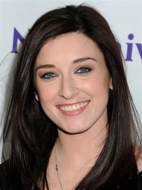 Margo Harshman pictures and photos